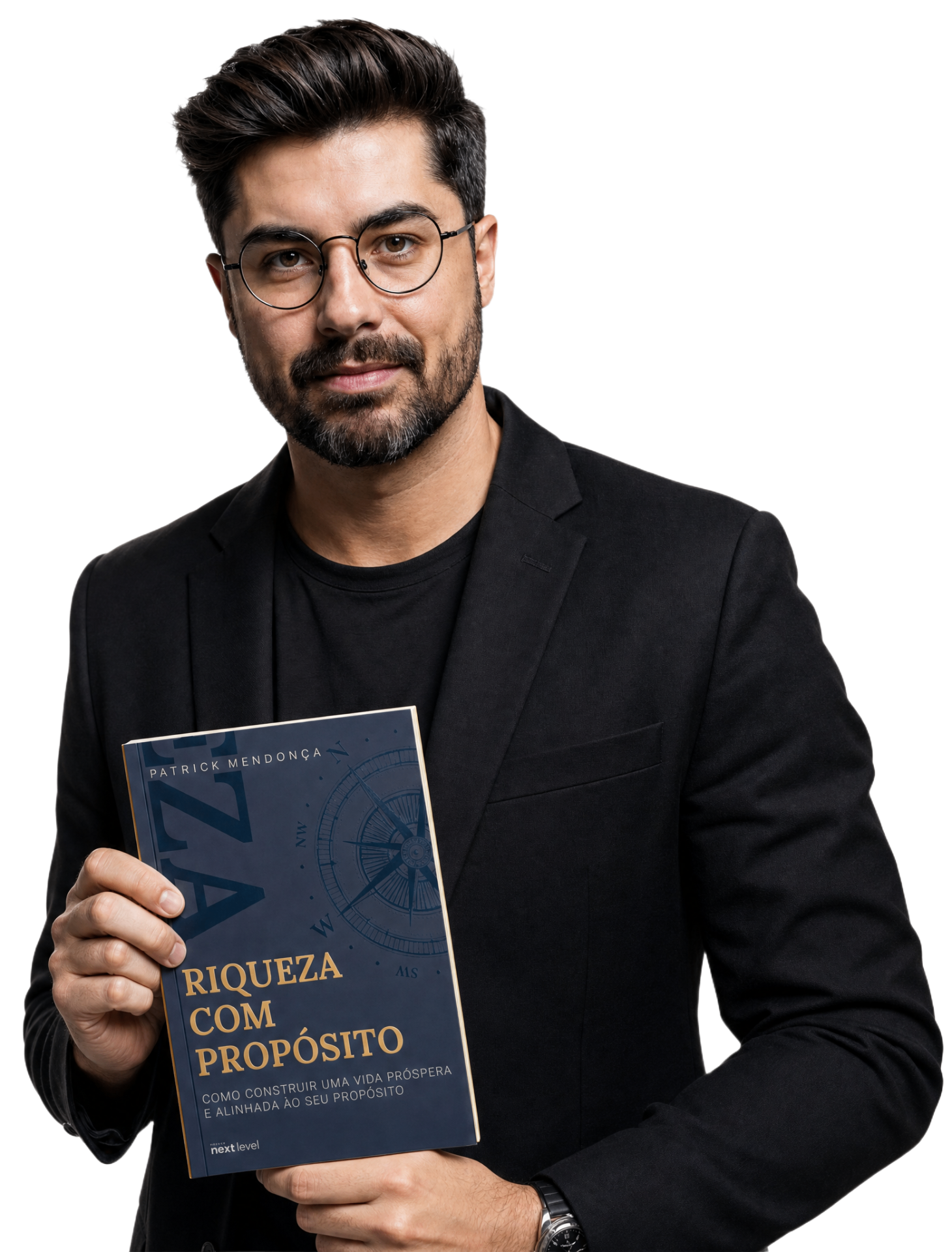 Patrick Mendonça segurando o livro Riqueza com Propósito